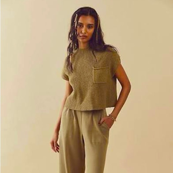 FREE PEOPLE |  Freya Sweater in Olive size L NWT - Picture 1 of 6